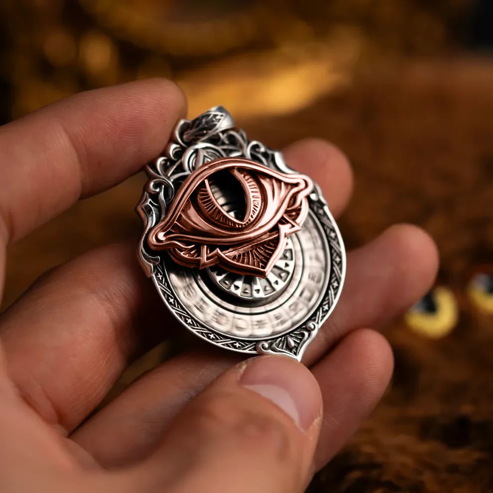 🔮 Handcrafted Tarot Eye Pendant – A Symbol of Intuition & Insight